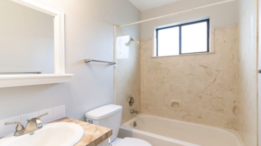 3329 NE 162nd Ave - Portland - Oregon - 3 bed, 2 bath rental property