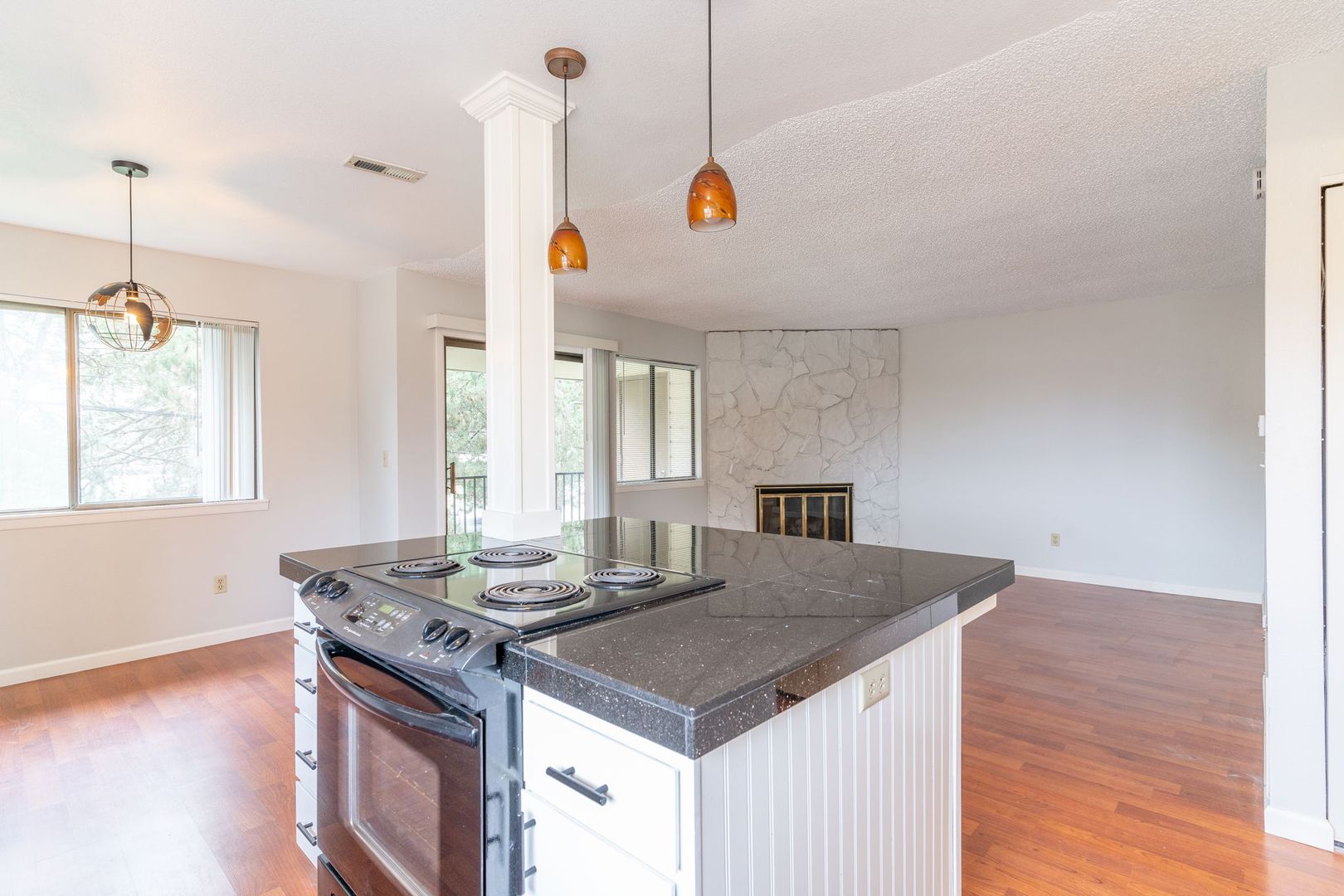 3329 NE 162nd Ave - Portland - Oregon - 3 bed, 2 bath rental property