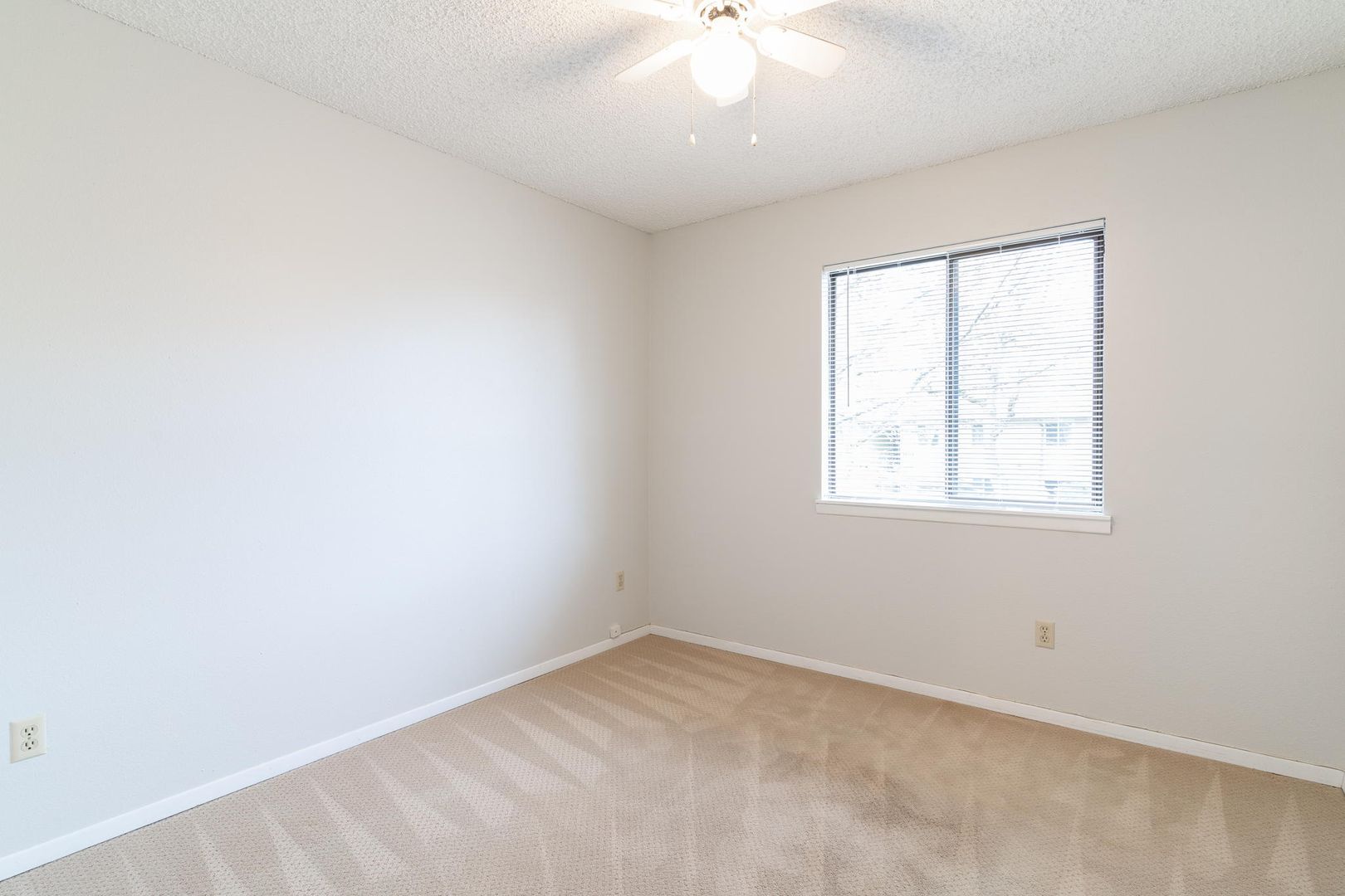 3329 NE 162nd Ave - Portland - Oregon - 3 bed, 2 bath rental property