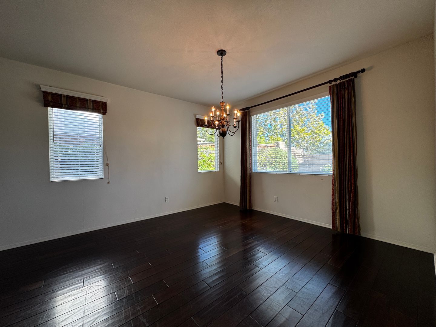 39672 Meadow View Cir - Temecula - California - 4 bed, 3.5 bath rental property