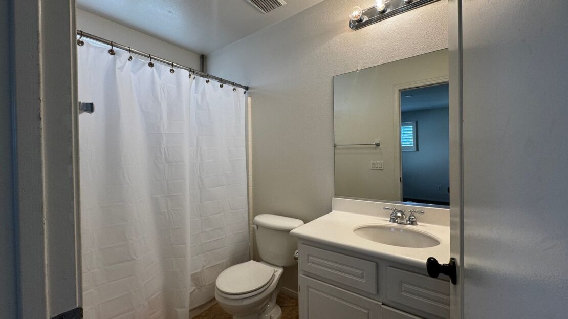 39672 Meadow View Cir - Temecula - California - 4 bed, 3.5 bath rental property