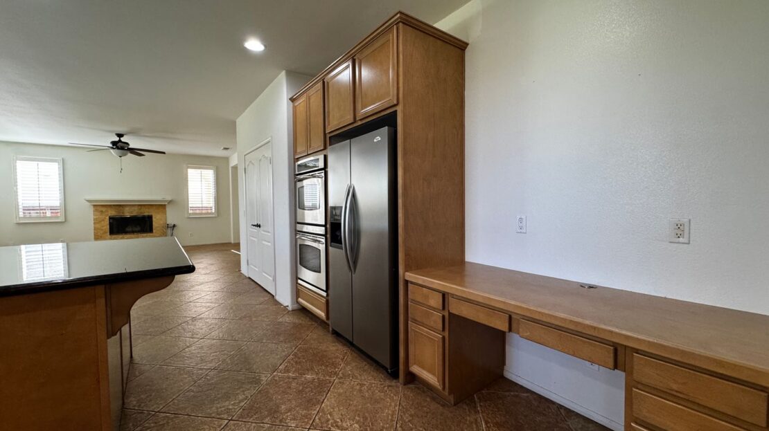 39672 Meadow View Cir - Temecula - California - 4 bed, 3.5 bath rental property