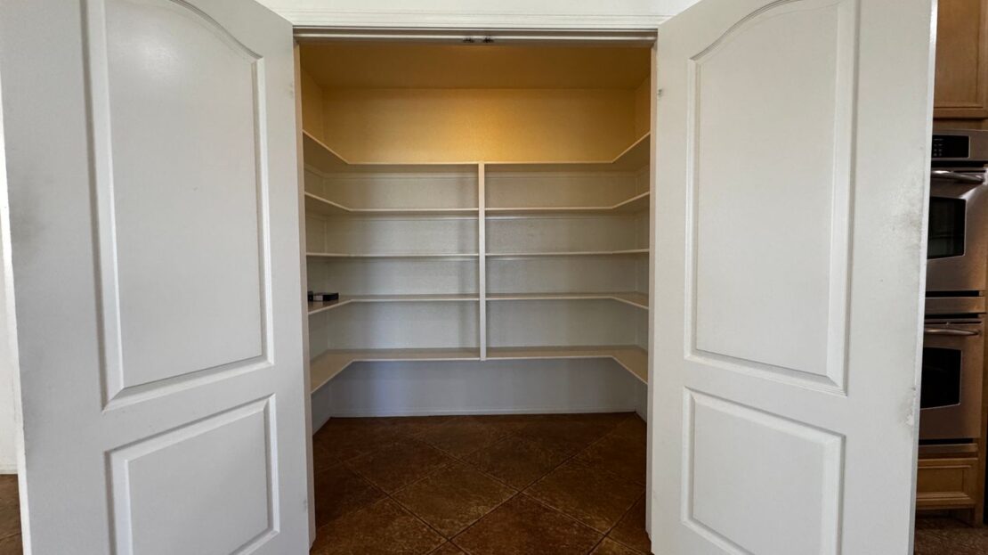 39672 Meadow View Cir - Temecula - California - 4 bed, 3.5 bath rental property