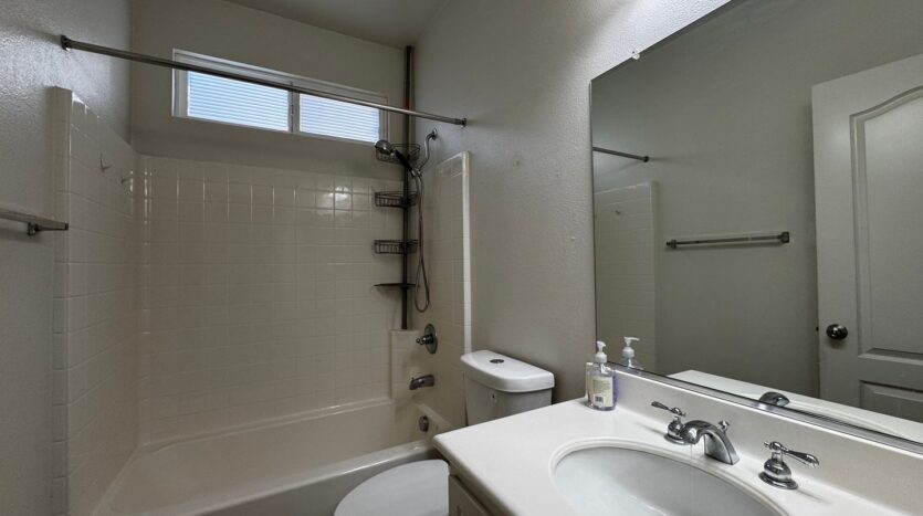 39672 Meadow View Cir - Temecula - California - 4 bed, 3.5 bath rental property