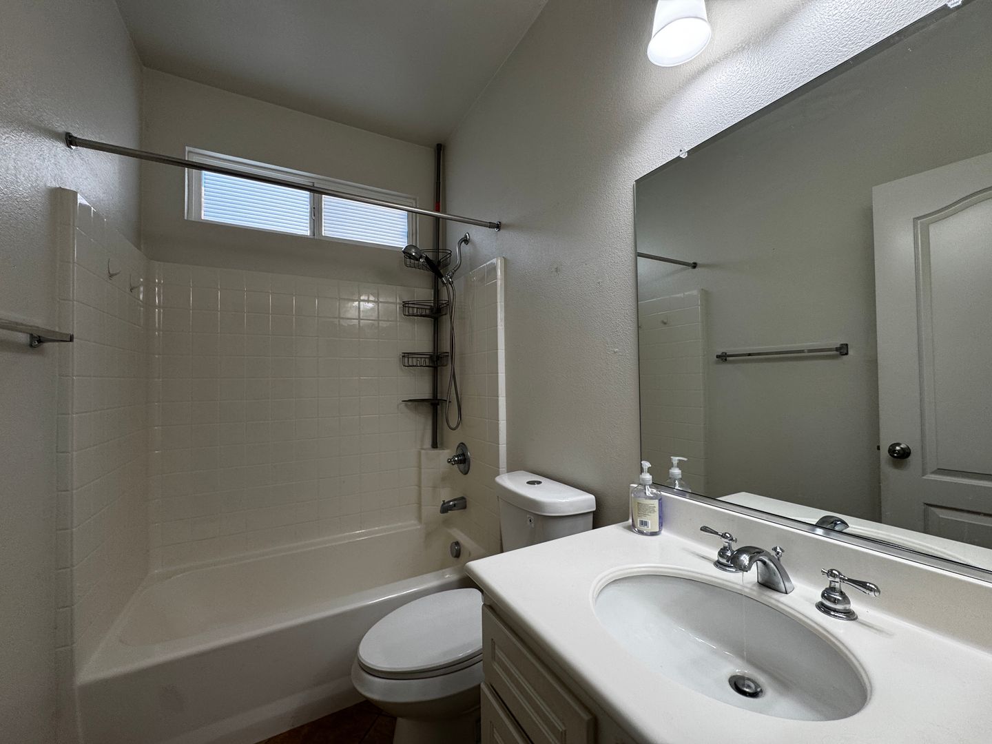 39672 Meadow View Cir - Temecula - California - 4 bed, 3.5 bath rental property