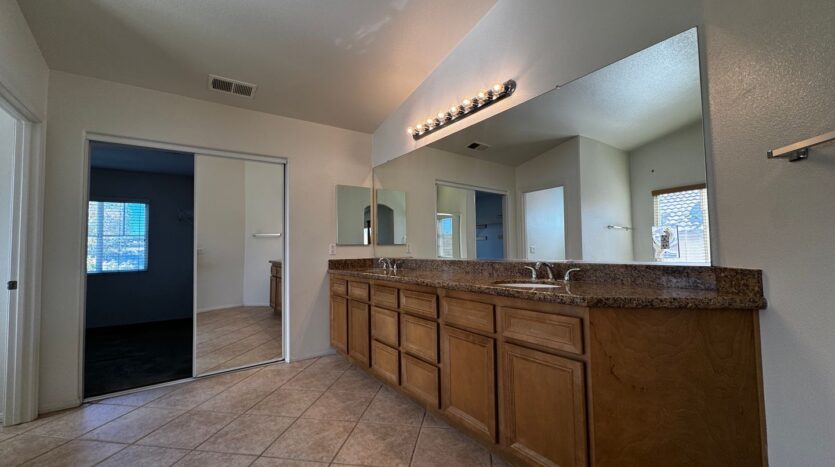39672 Meadow View Cir - Temecula - California - 4 bed, 3.5 bath rental property