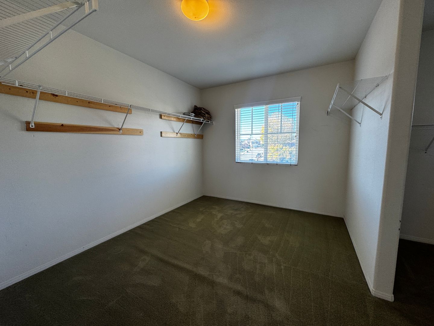 39672 Meadow View Cir - Temecula - California - 4 bed, 3.5 bath rental property