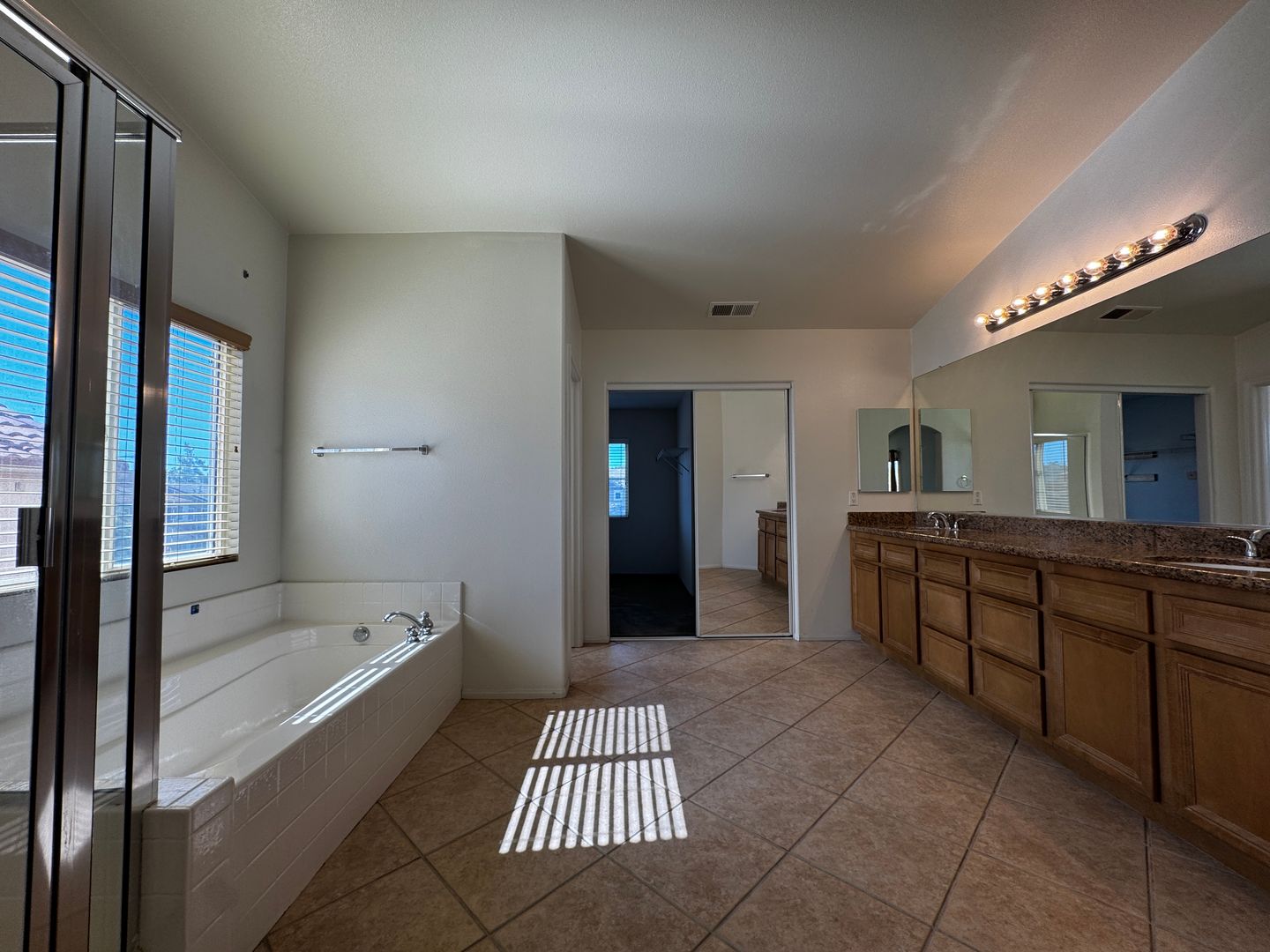 39672 Meadow View Cir - Temecula - California - 4 bed, 3.5 bath rental property