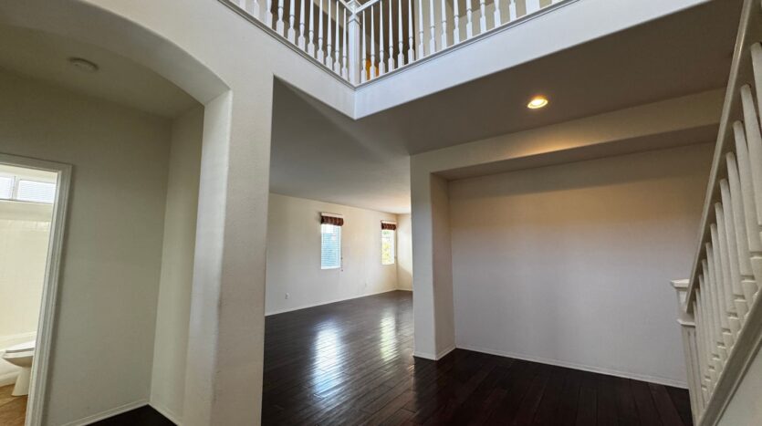 39672 Meadow View Cir - Temecula - California - 4 bed, 3.5 bath rental property