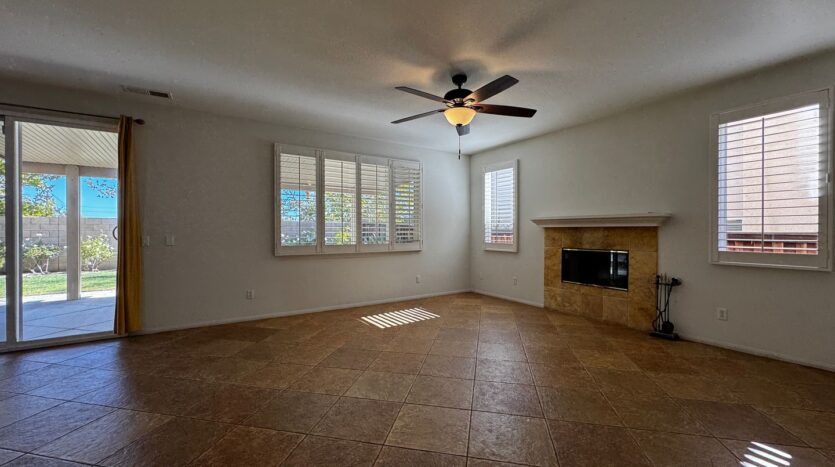 39672 Meadow View Cir - Temecula - California - 4 bed, 3.5 bath rental property