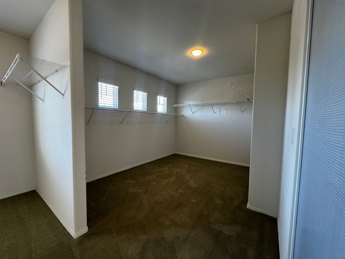 39672 Meadow View Cir - Temecula - California - 4 bed, 3.5 bath rental property