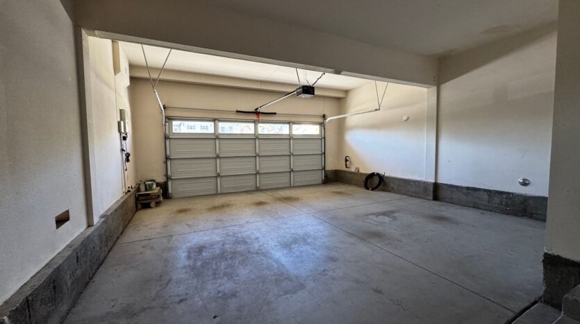 39672 Meadow View Cir - Temecula - California - 4 bed, 3.5 bath rental property