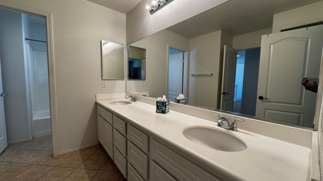 39672 Meadow View Cir - Temecula - California - 4 bed, 3.5 bath rental property