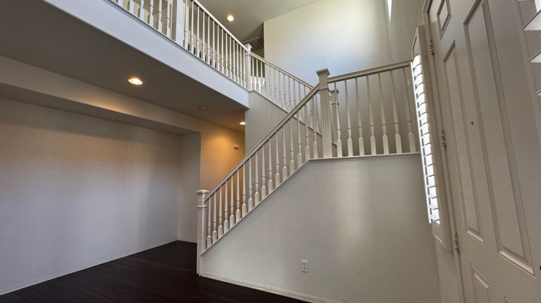 39672 Meadow View Cir - Temecula - California - 4 bed, 3.5 bath rental property