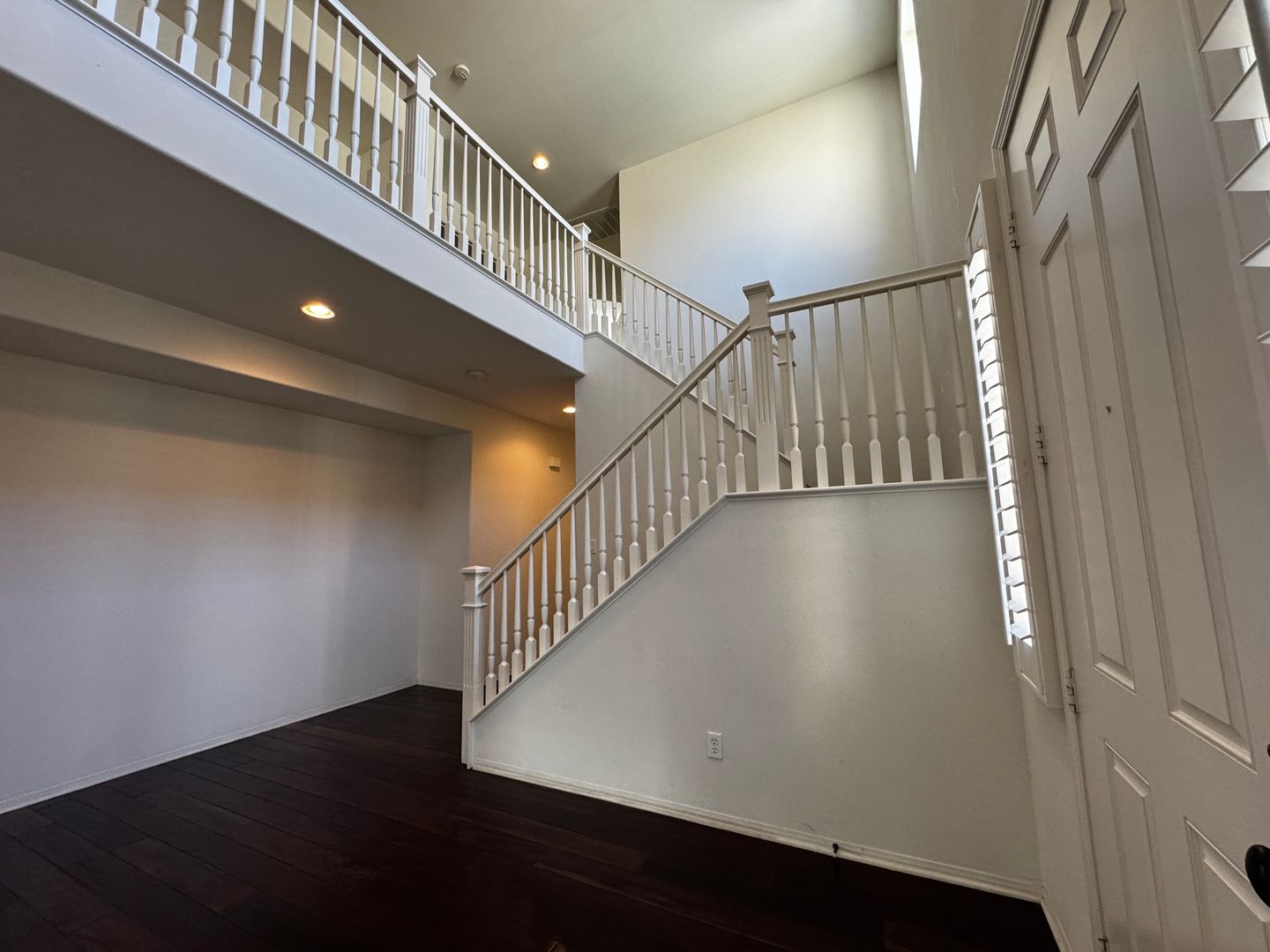 39672 Meadow View Cir - Temecula - California - 4 bed, 3.5 bath rental property