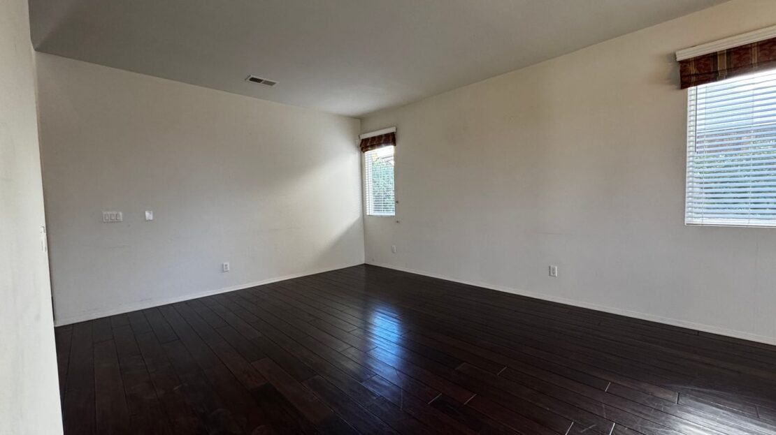 39672 Meadow View Cir - Temecula - California - 4 bed, 3.5 bath rental property