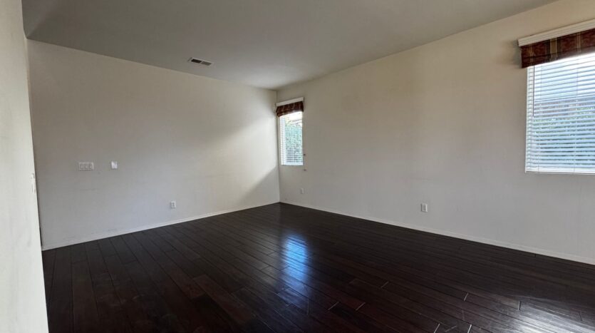 39672 Meadow View Cir - Temecula - California - 4 bed, 3.5 bath rental property