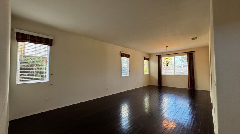 39672 Meadow View Cir - Temecula - California - 4 bed, 3.5 bath rental property