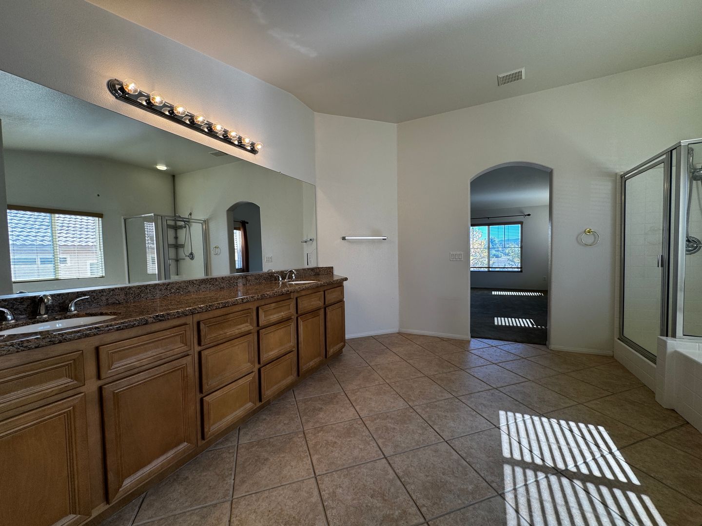 39672 Meadow View Cir - Temecula - California - 4 bed, 3.5 bath rental property
