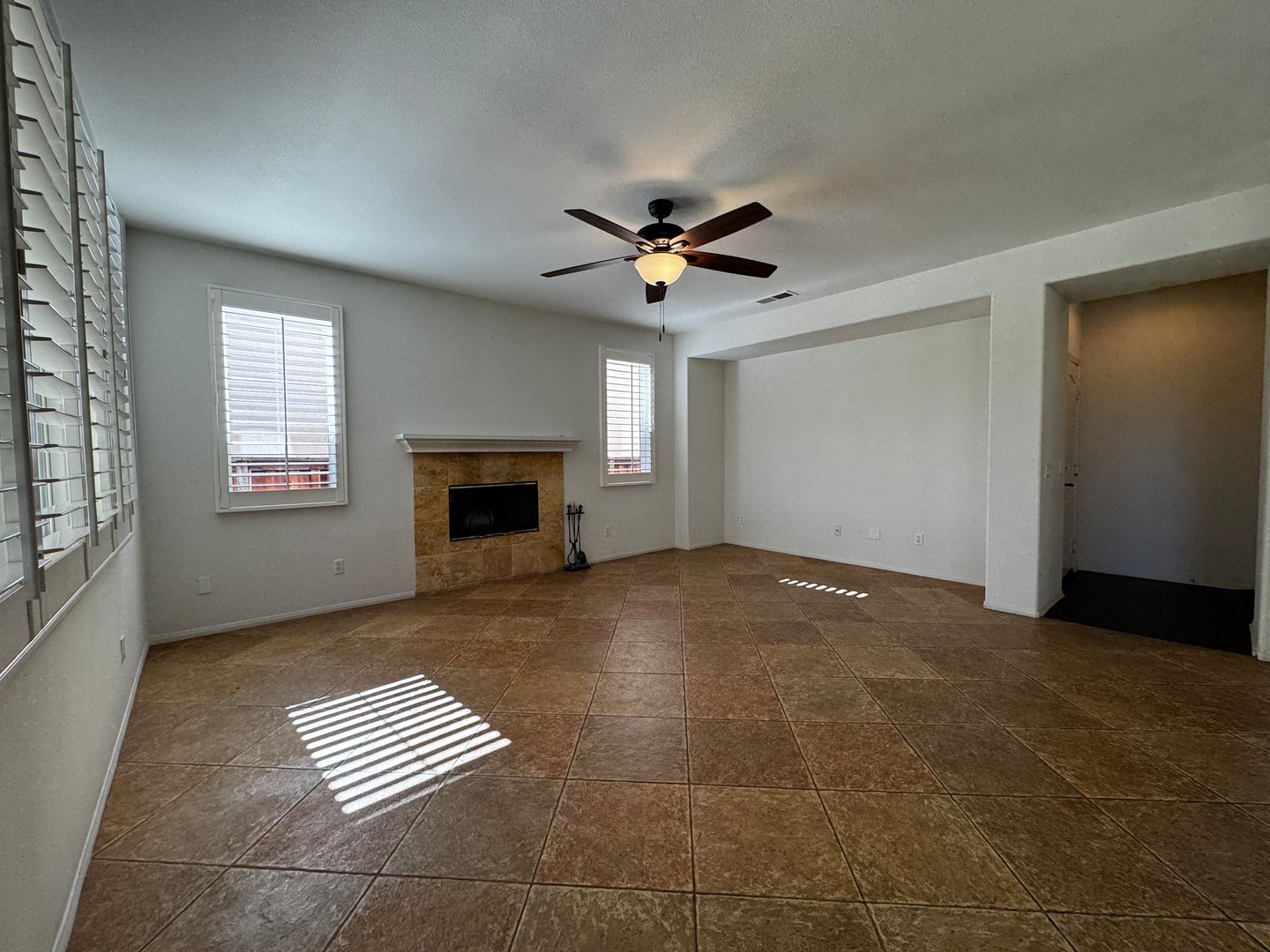 39672 Meadow View Cir - Temecula - California - 4 bed, 3.5 bath rental property