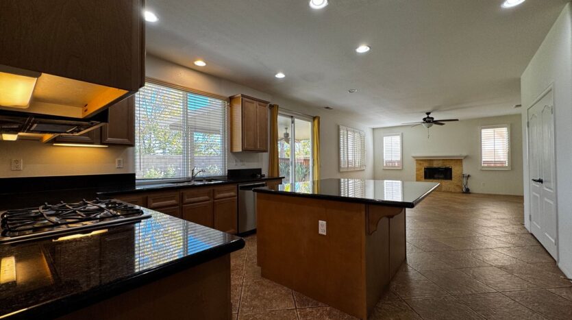 39672 Meadow View Cir - Temecula - California - 4 bed, 3.5 bath rental property