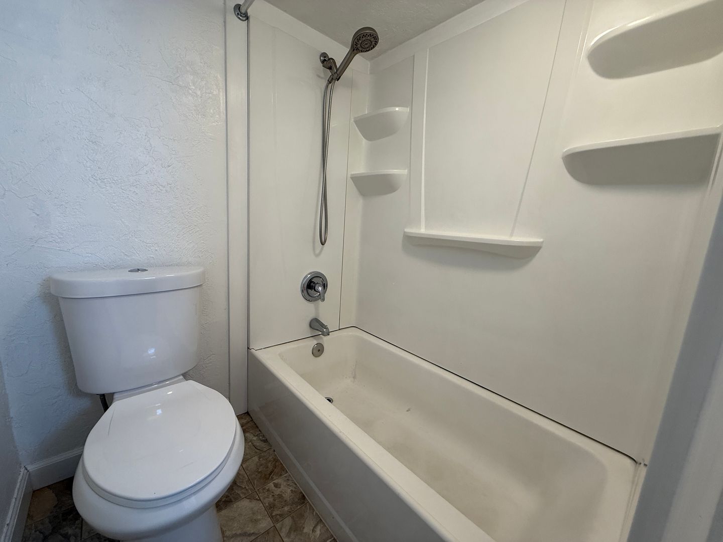 4 SW Cleveland Ave   - Bend - Oregon - 1 bed, 1 bath rental property