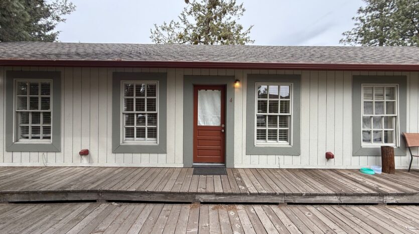 4 SW Cleveland Ave   - Bend - Oregon - 1 bed, 1 bath rental property