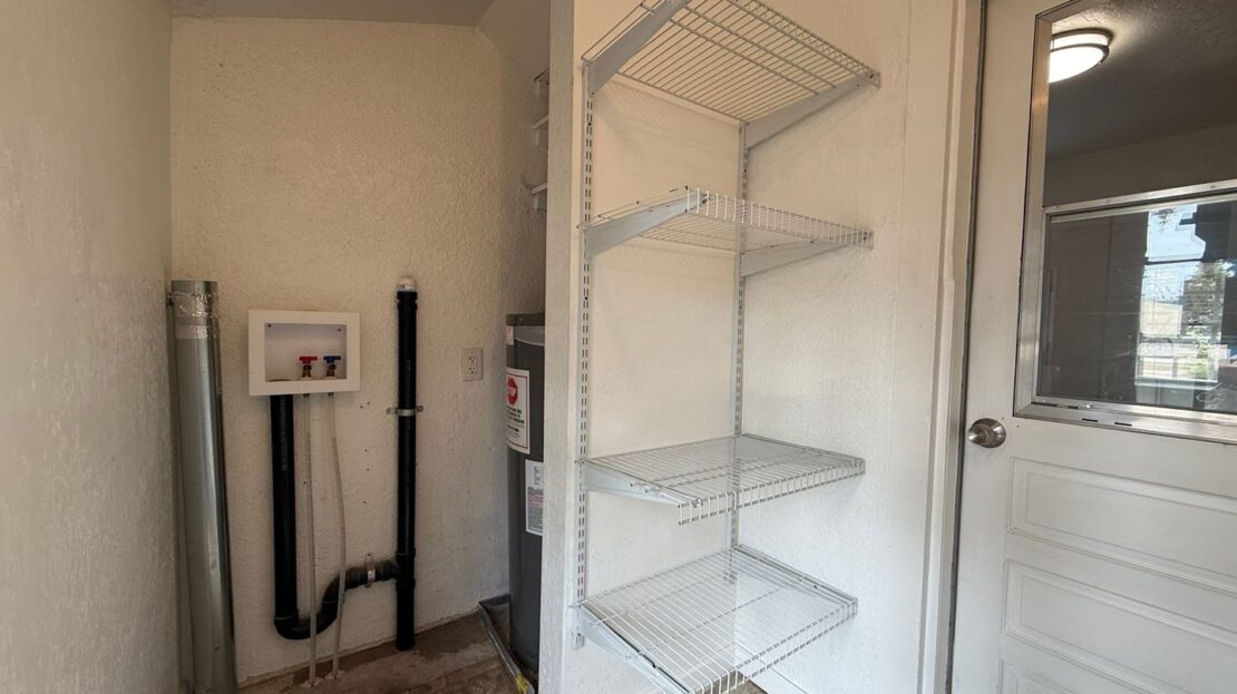 4 SW Cleveland Ave   - Bend - Oregon - 1 bed, 1 bath rental property