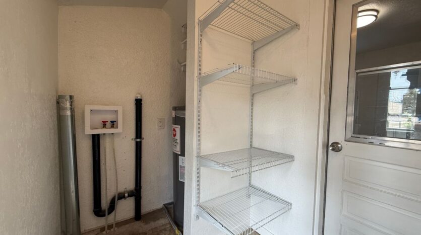 4 SW Cleveland Ave   - Bend - Oregon - 1 bed, 1 bath rental property