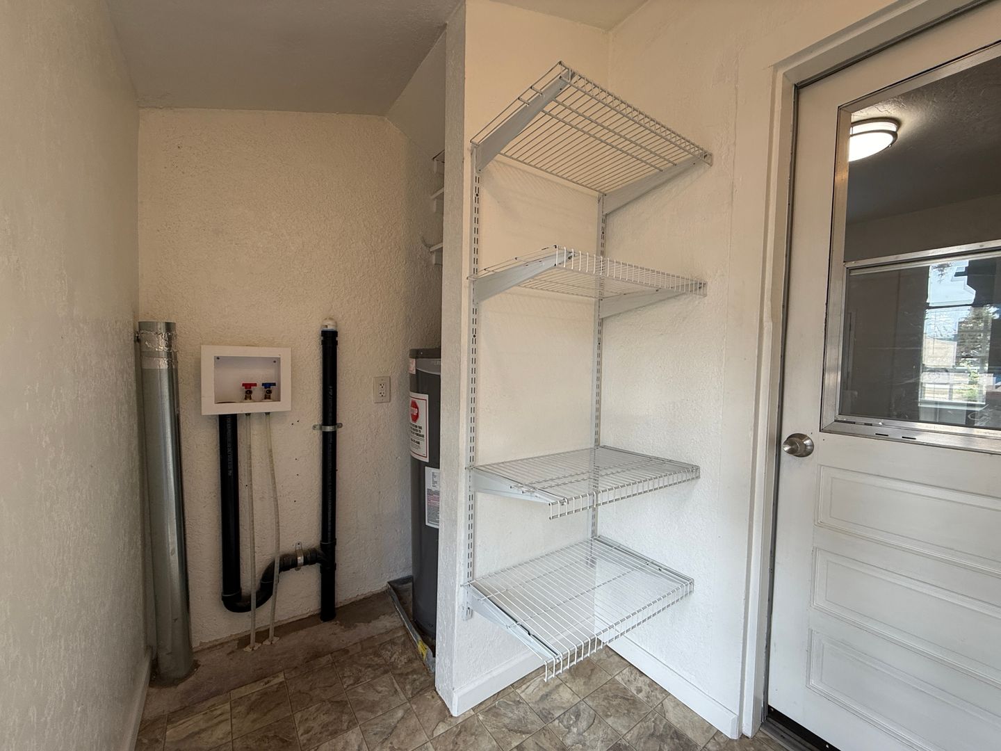 4 SW Cleveland Ave   - Bend - Oregon - 1 bed, 1 bath rental property