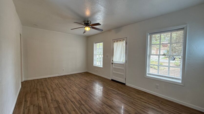 4 SW Cleveland Ave   - Bend - Oregon - 1 bed, 1 bath rental property