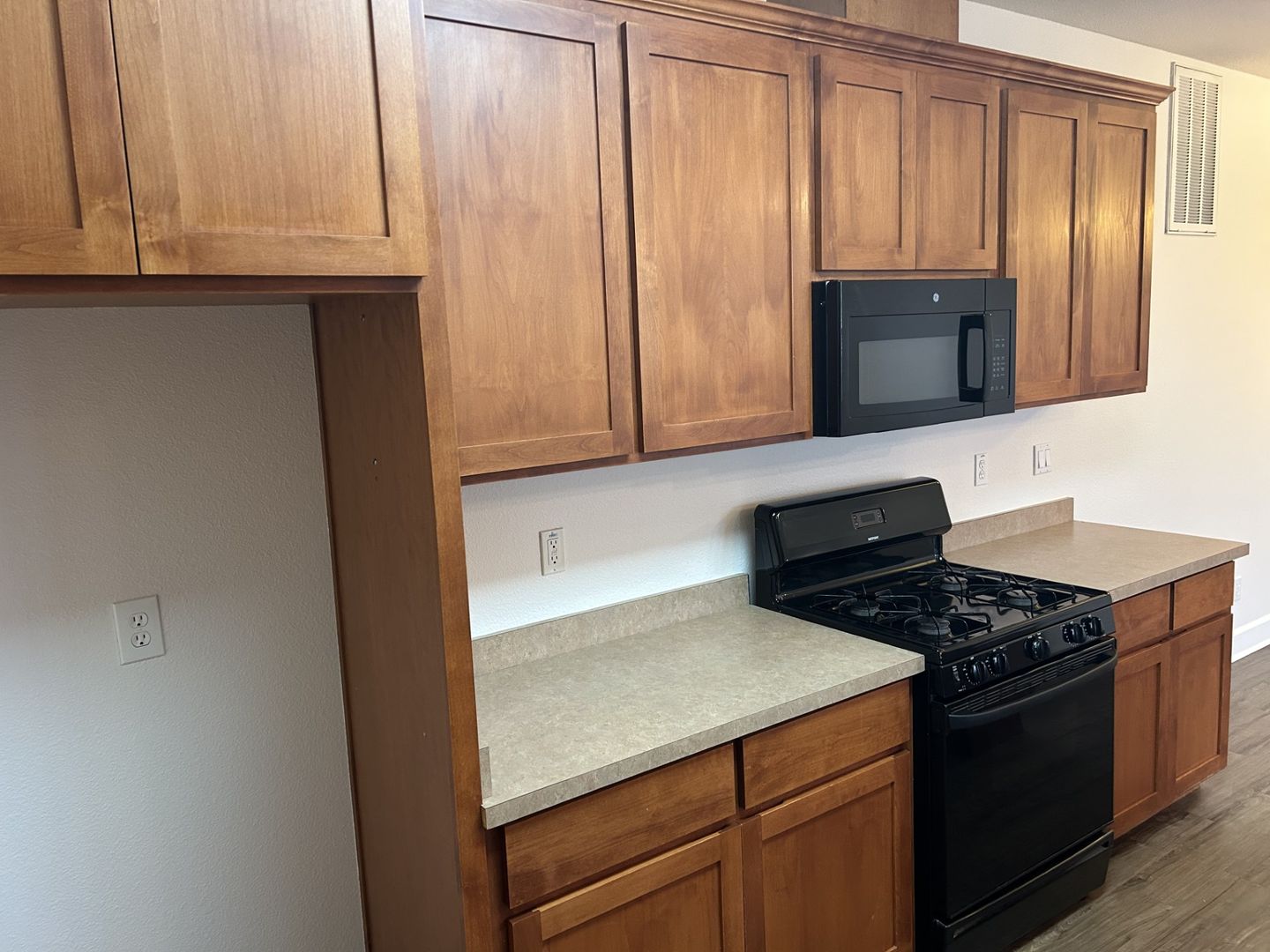 403-405 Gilcrest Ave - Vallejo - California - 2 bed, 1 bath rental property