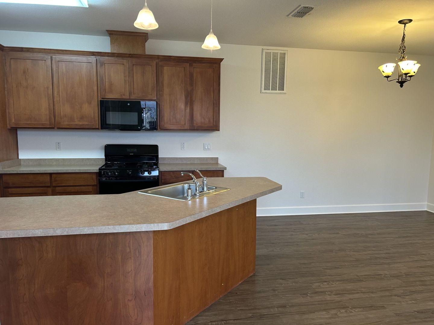 403-405 Gilcrest Ave - Vallejo - California - 2 bed, 1 bath rental property
