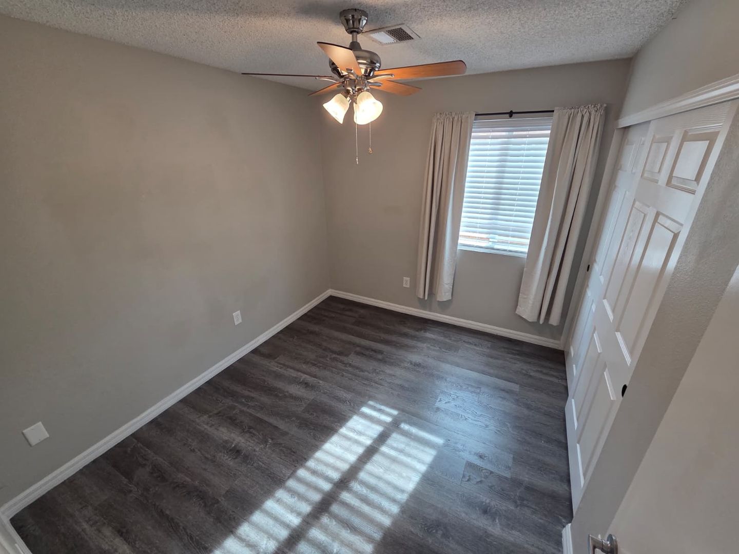 4160 Overbrook Dr - Las Vegas - Nevada - 3 bed, 2 bath rental property