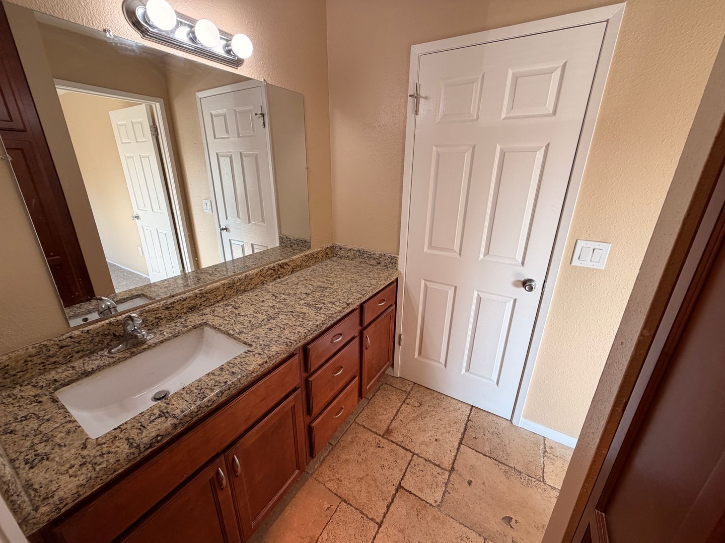 421 South Mollison Avenue 40 - El Cajon - California - 1 bed, 1 bath rental property