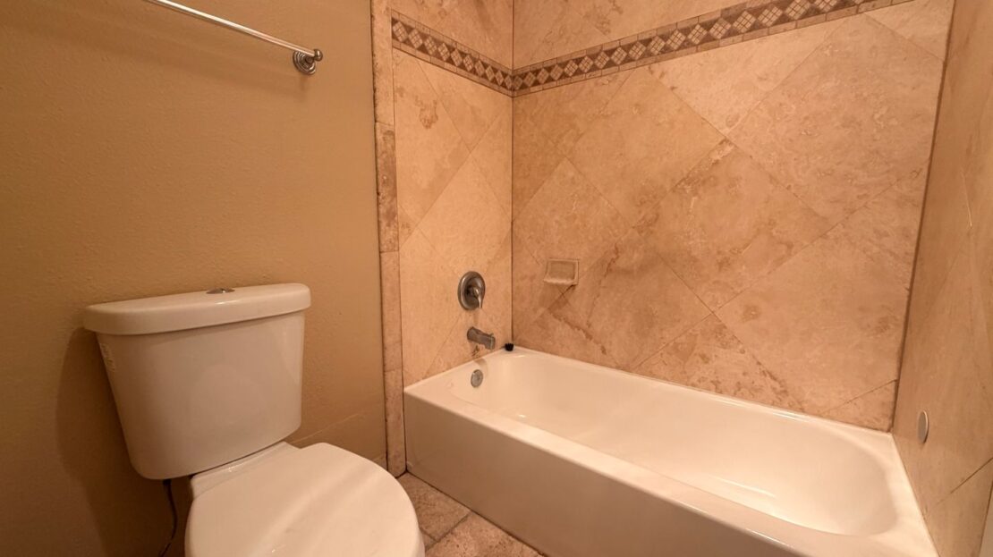 421 South Mollison Avenue 40 - El Cajon - California - 1 bed, 1 bath rental property