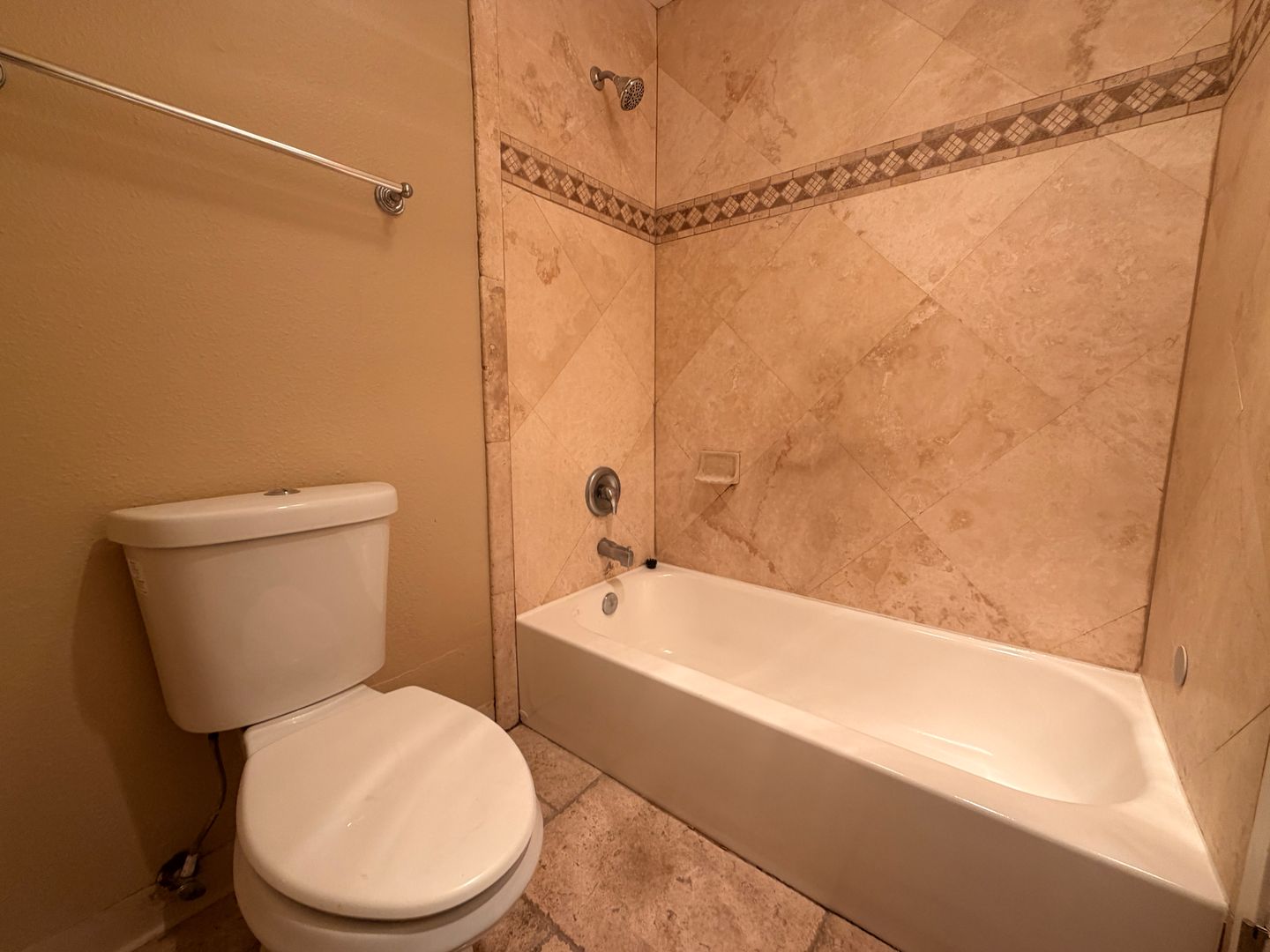 421 South Mollison Avenue 40 - El Cajon - California - 1 bed, 1 bath rental property