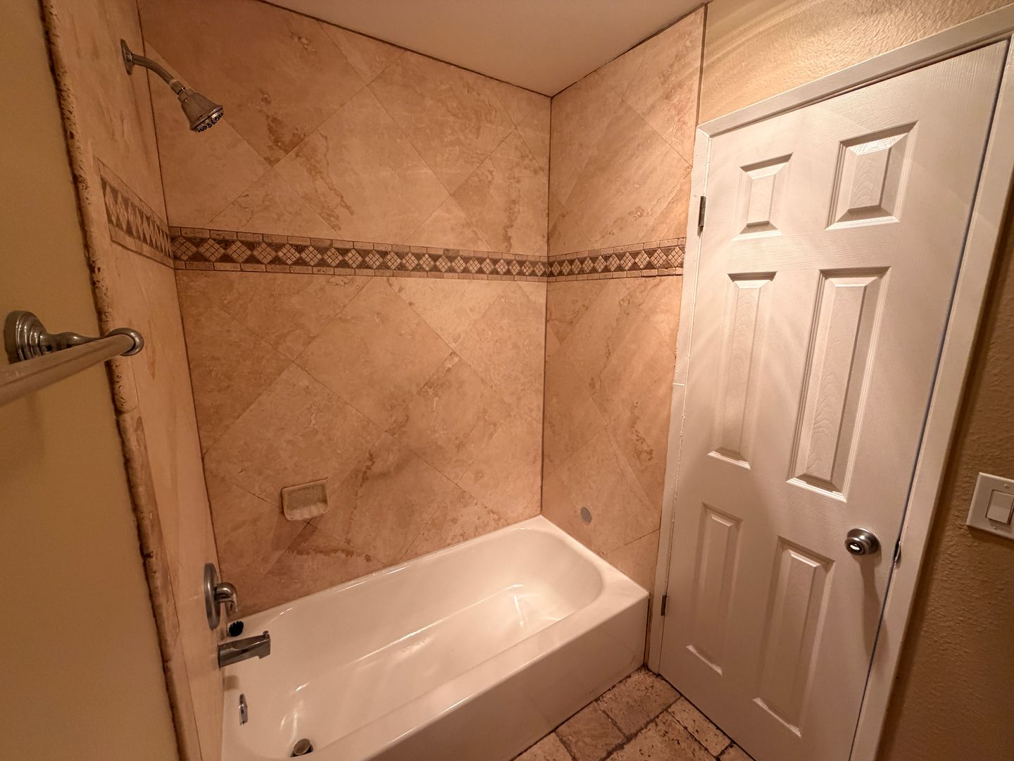 421 South Mollison Avenue 40 - El Cajon - California - 1 bed, 1 bath rental property