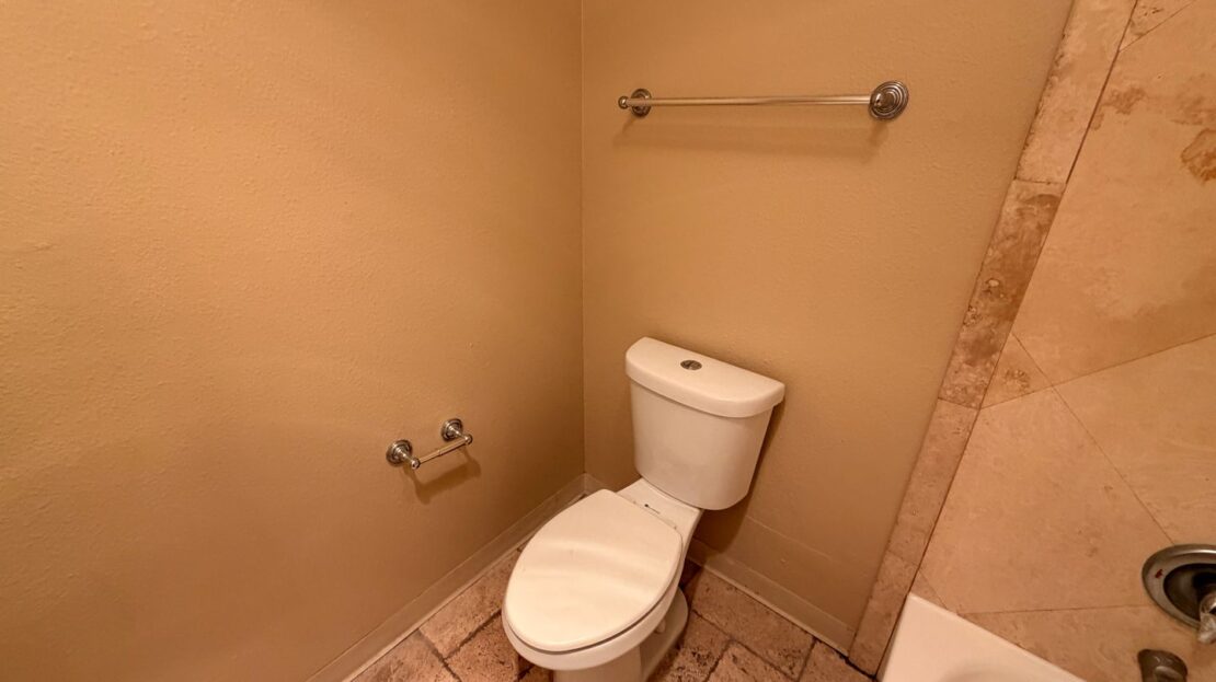 421 South Mollison Avenue 40 - El Cajon - California - 1 bed, 1 bath rental property