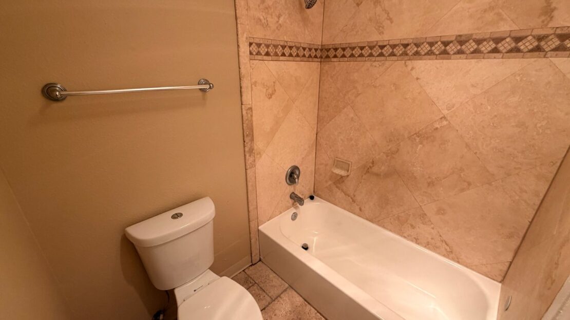 421 South Mollison Avenue 40 - El Cajon - California - 1 bed, 1 bath rental property