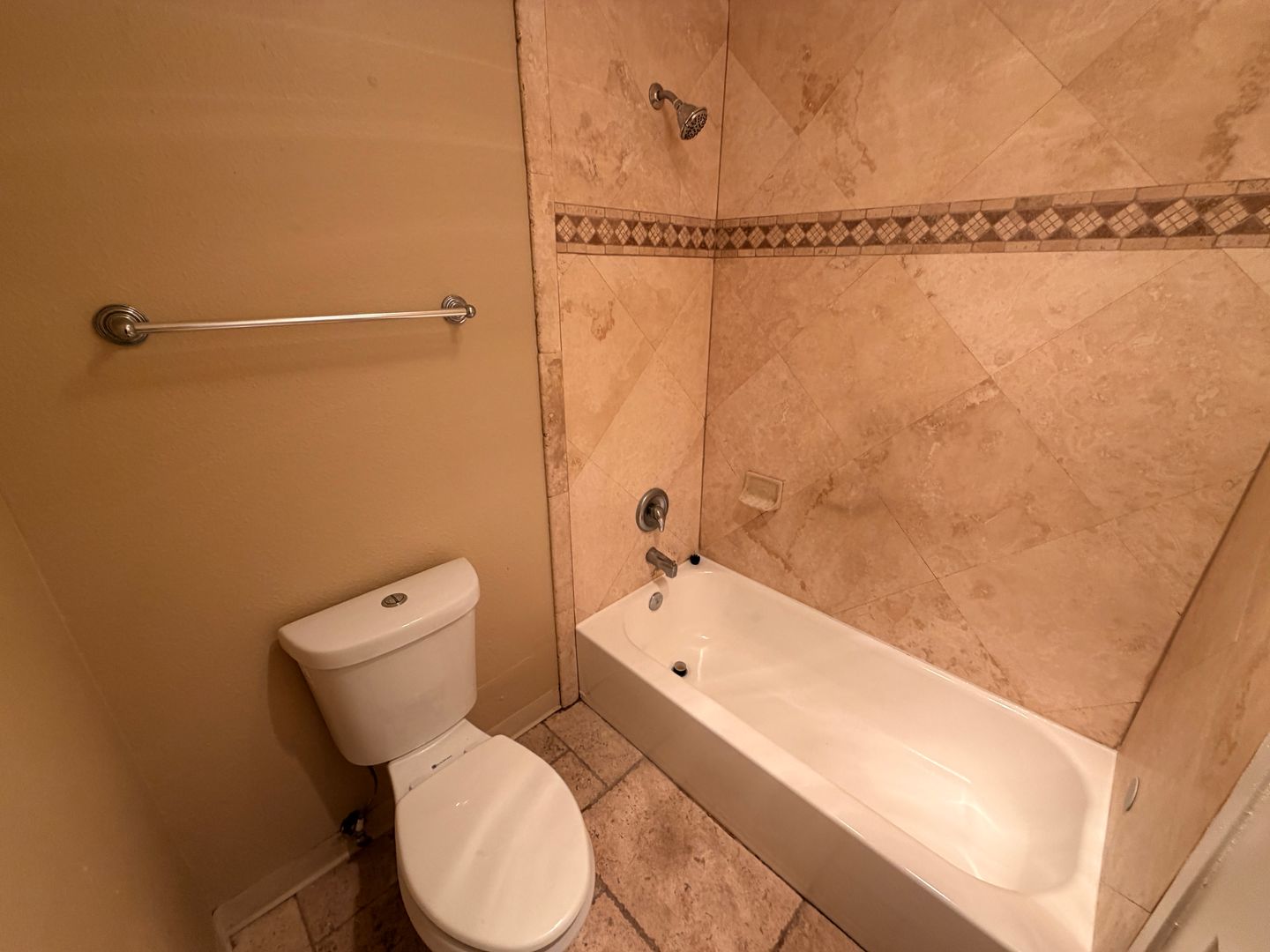 421 South Mollison Avenue 40 - El Cajon - California - 1 bed, 1 bath rental property