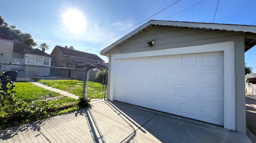 423 E. 8th St - Corona - California - 2 bed, 1.5 bath rental property