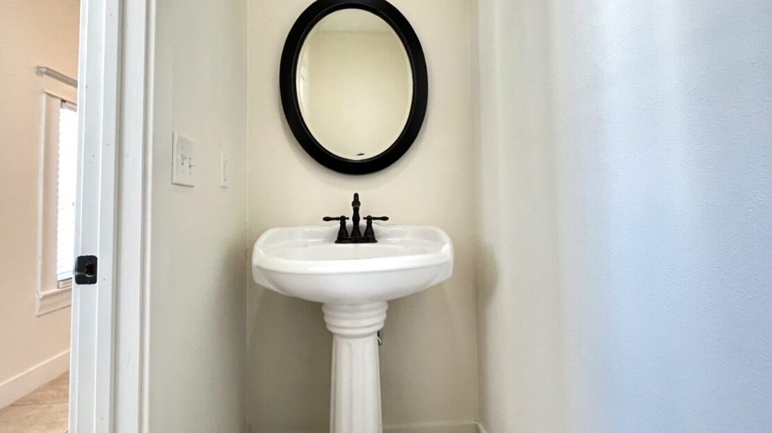 423 E. 8th St - Corona - California - 2 bed, 1.5 bath rental property