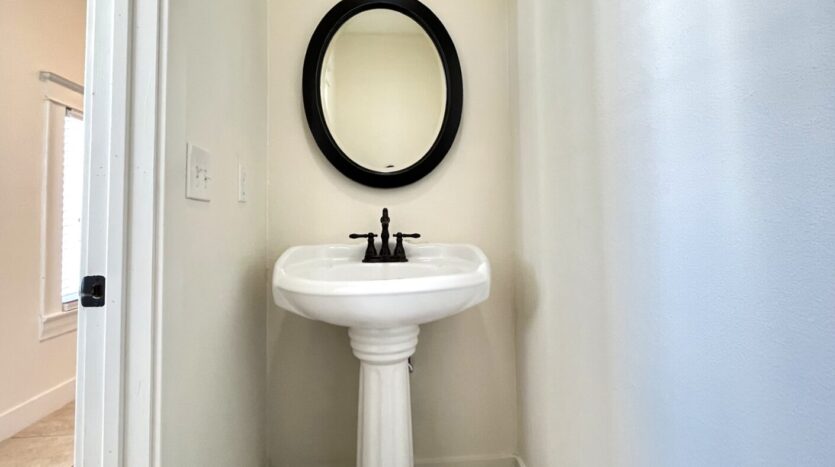 423 E. 8th St - Corona - California - 2 bed, 1.5 bath rental property