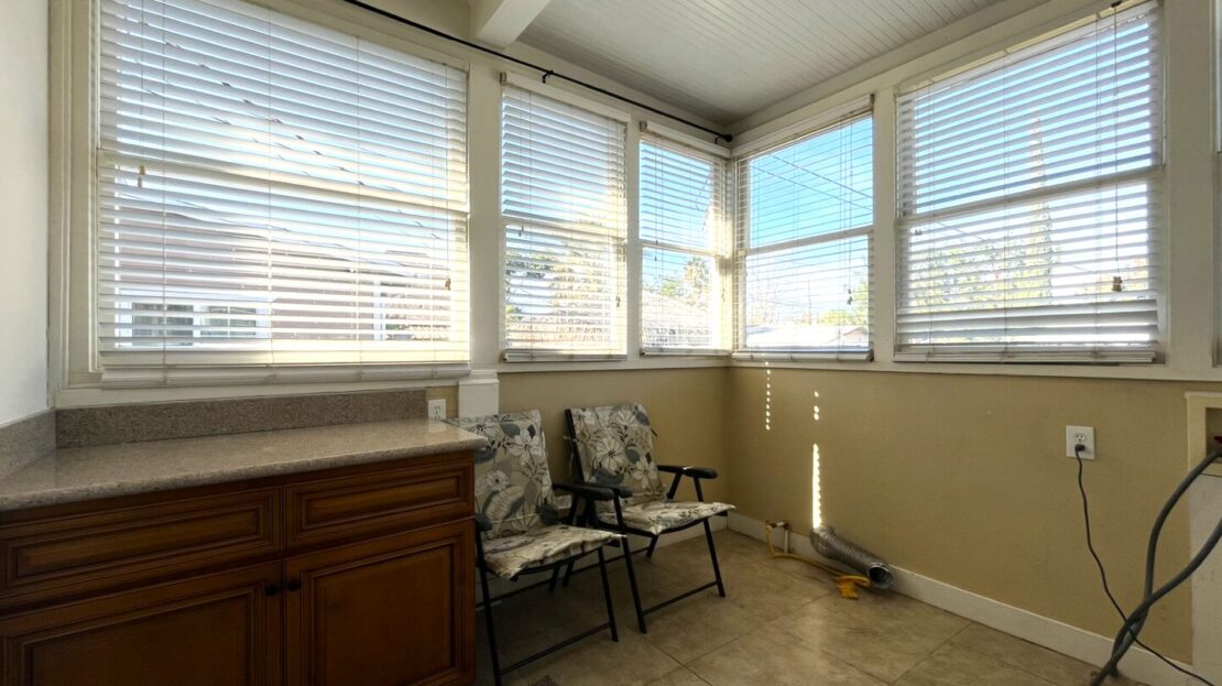 423 E. 8th St - Corona - California - 2 bed, 1.5 bath rental property