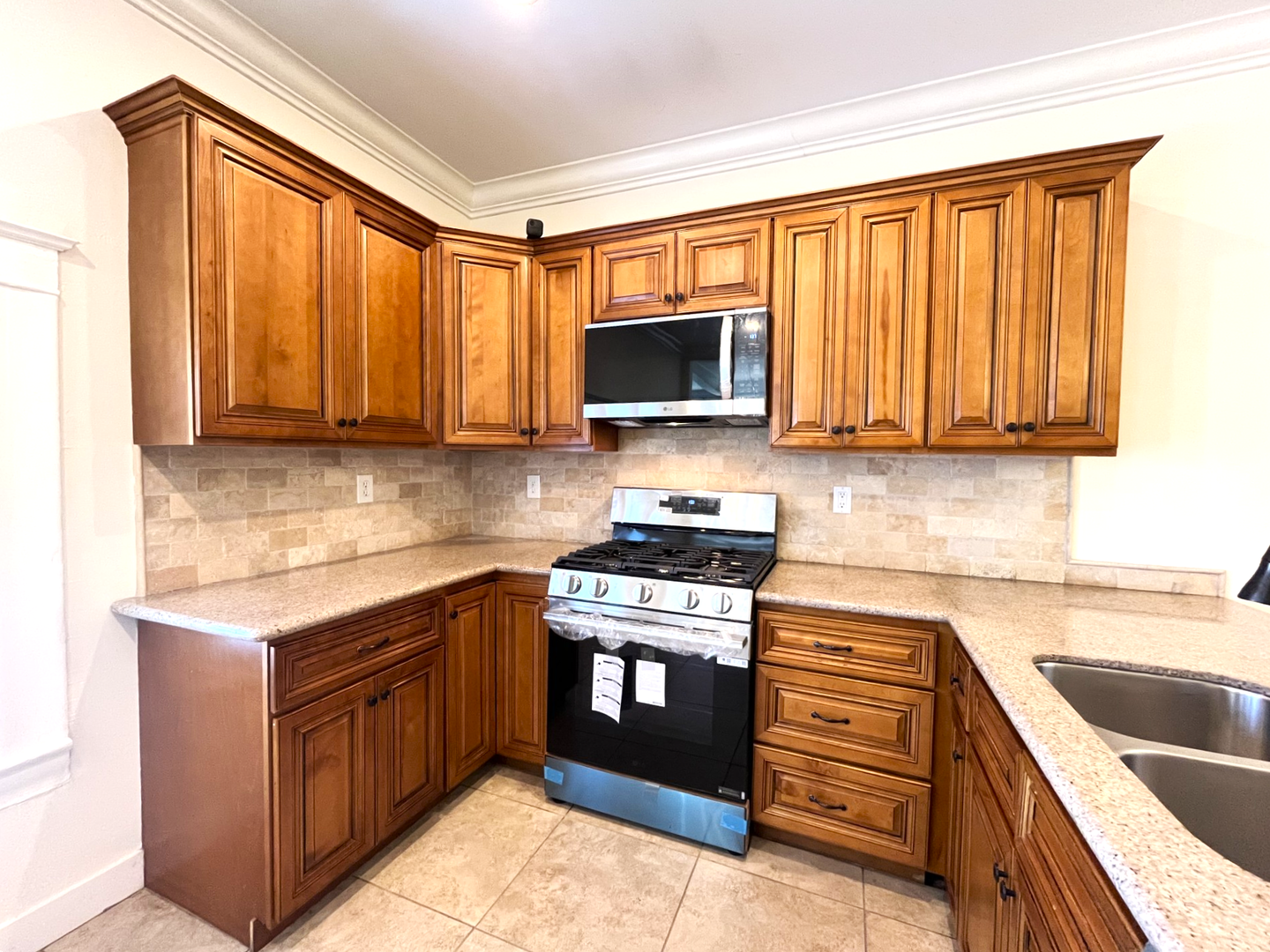 423 E. 8th St - Corona - California - 2 bed, 1.5 bath rental property