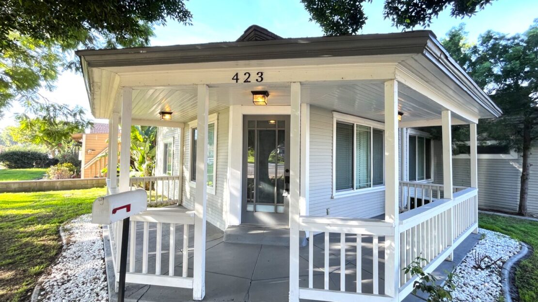423 E. 8th St - Corona - California - 2 bed, 1.5 bath rental property