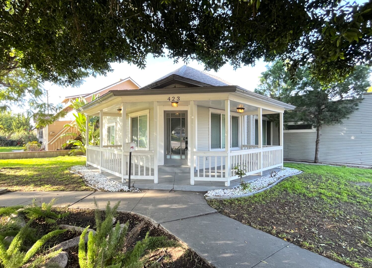 423 E. 8th St - Corona - California - 2 bed, 1.5 bath rental property