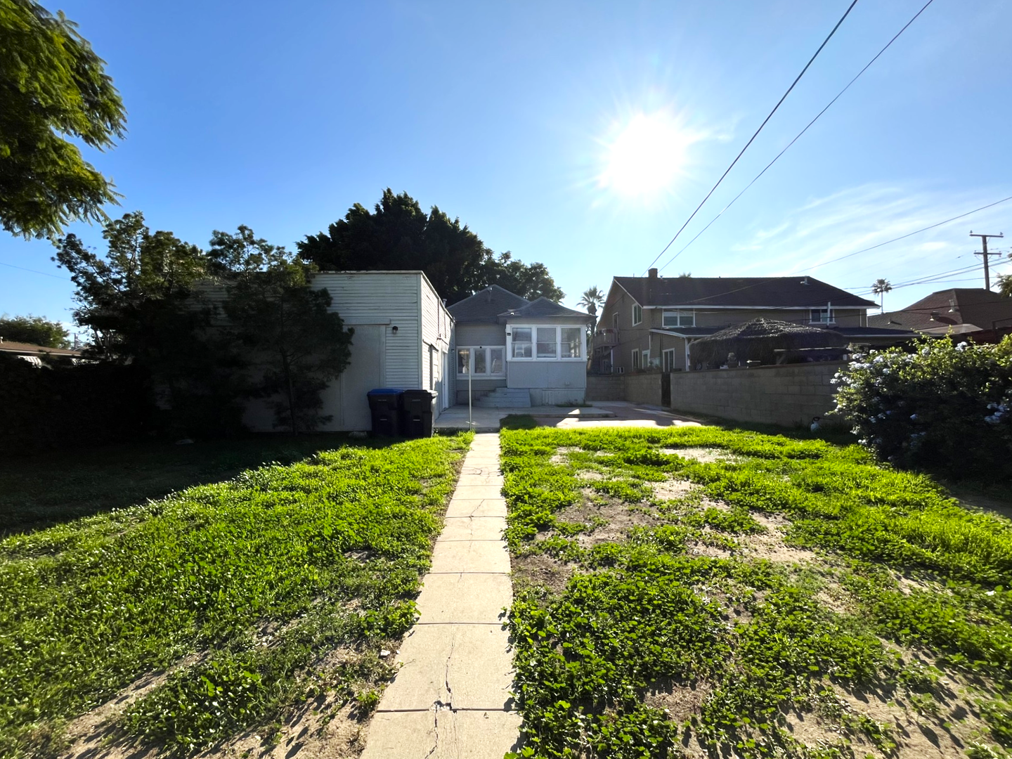 423 E. 8th St - Corona - California - 2 bed, 1.5 bath rental property