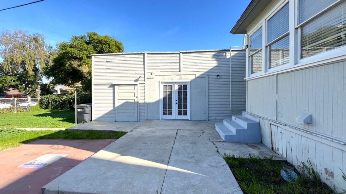 423 E. 8th St - Corona - California - 2 bed, 1.5 bath rental property
